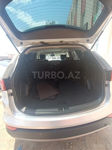 Hyundai Santa Fe-11