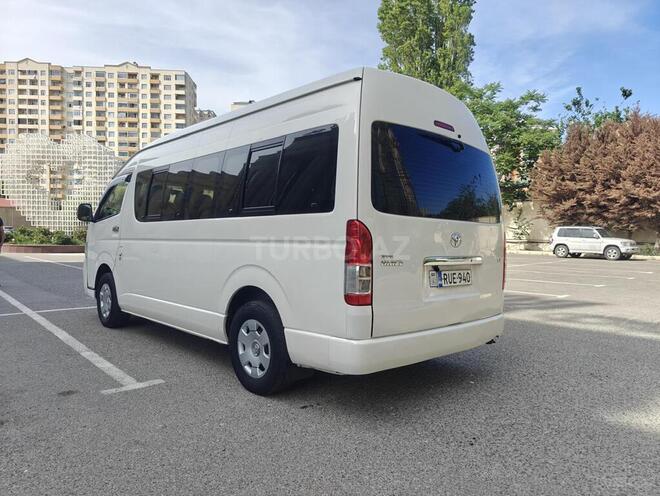 Toyota HiAce-6