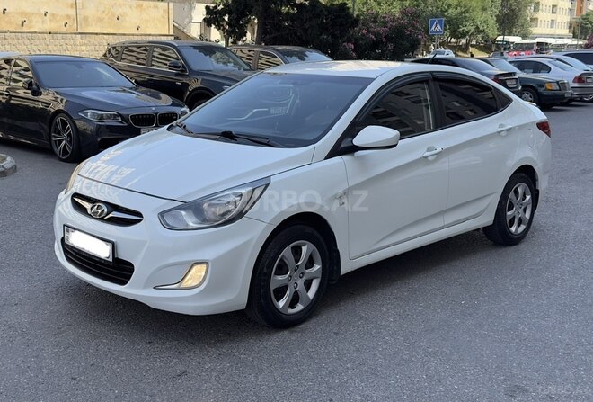 Hyundai Accent-1