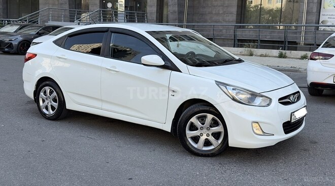 Hyundai Accent-3
