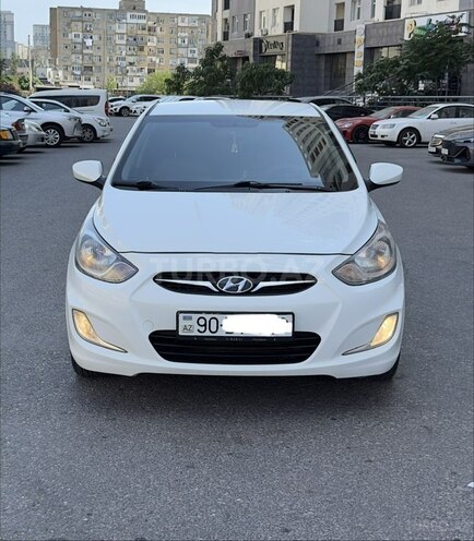 Hyundai Accent-11