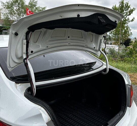 Hyundai Accent-14