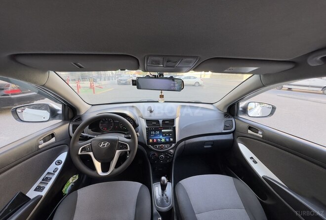 Hyundai Accent-8
