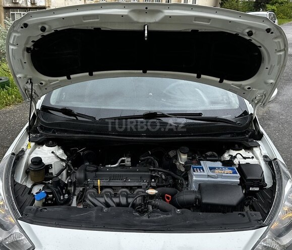 Hyundai Accent-13
