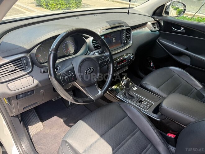 Kia Sorento-11