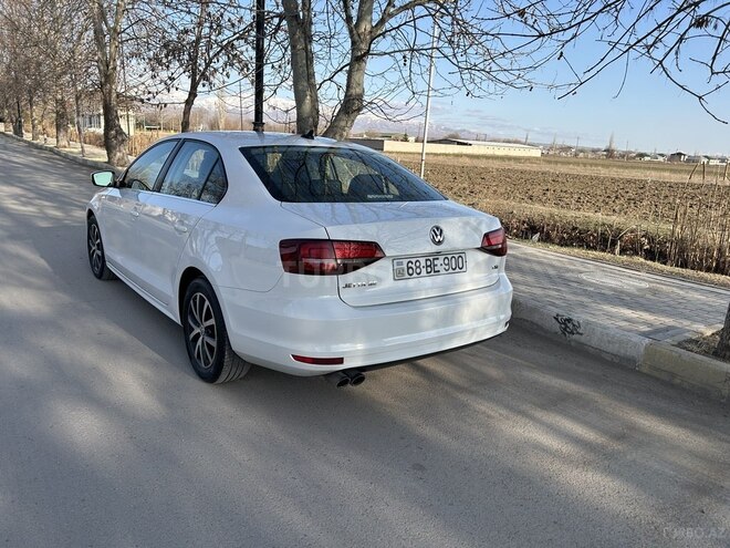 Volkswagen Jetta-5