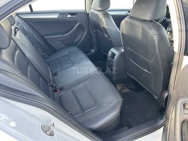 Volkswagen Jetta-7
