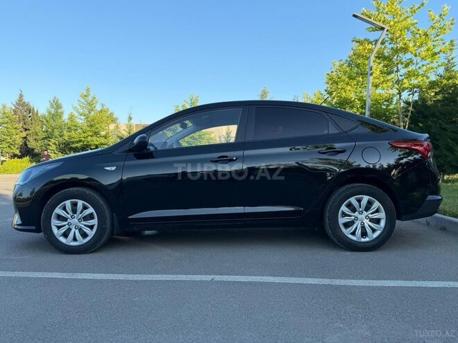 Hyundai Accent-8