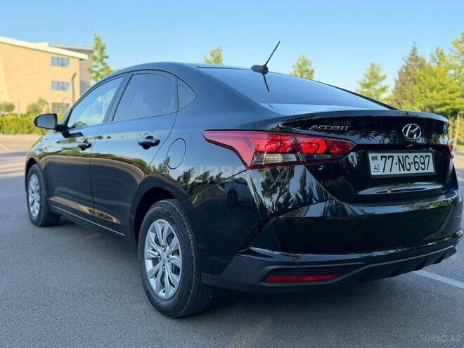 Hyundai Accent-6
