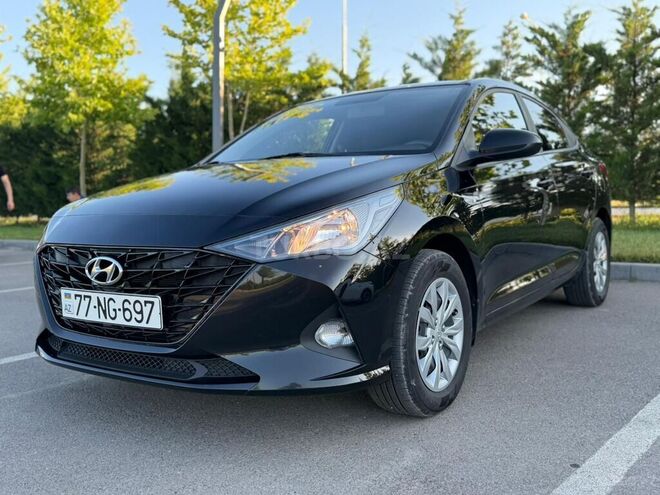 Hyundai Accent-2