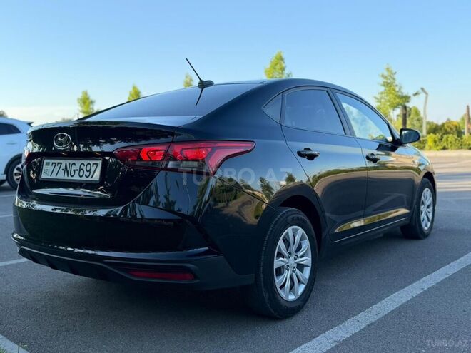 Hyundai Accent-5