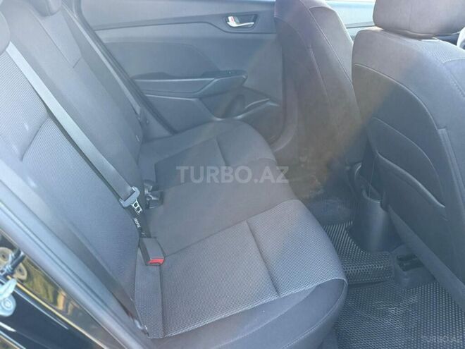 Hyundai Accent-10