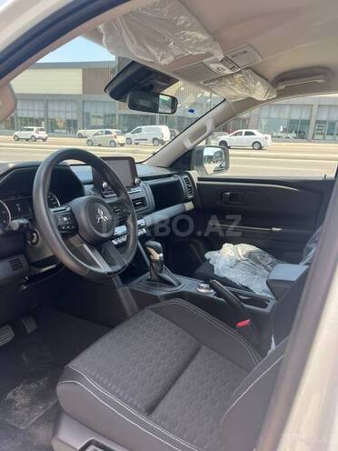Mitsubishi L200-5