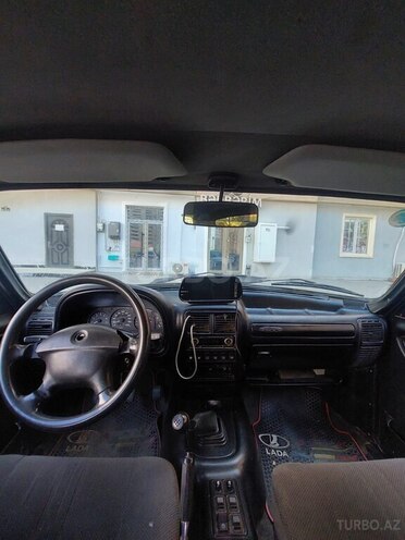 GAZ 3110 "Volga"-5