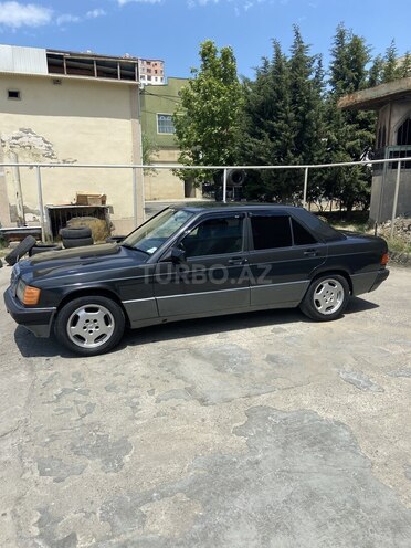 Mercedes 190-2