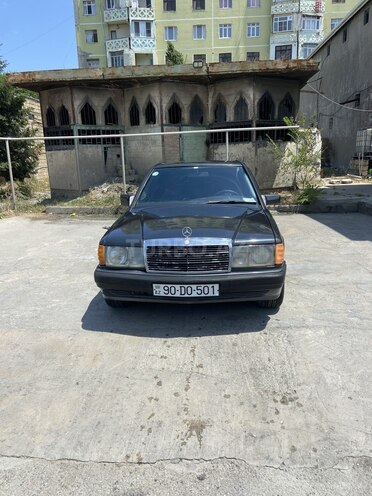 Mercedes 190-1