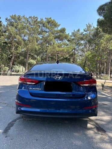 Hyundai Elantra-6
