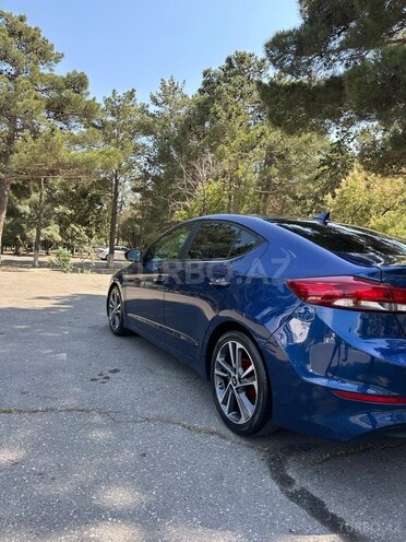 Hyundai Elantra-7