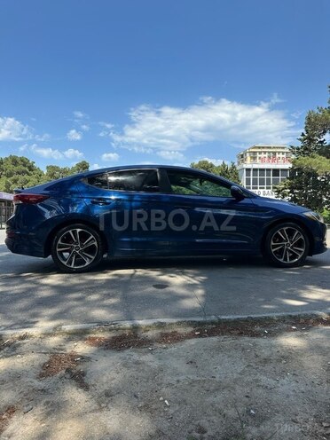 Hyundai Elantra-5