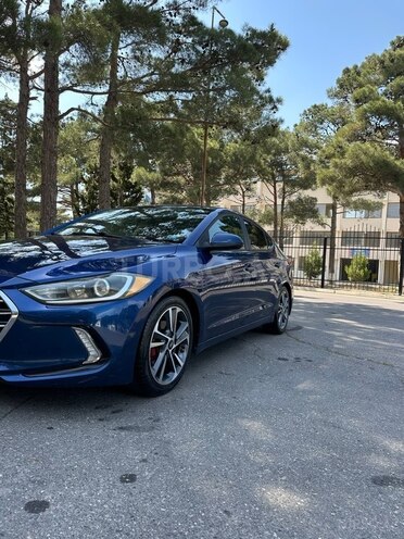 Hyundai Elantra-3