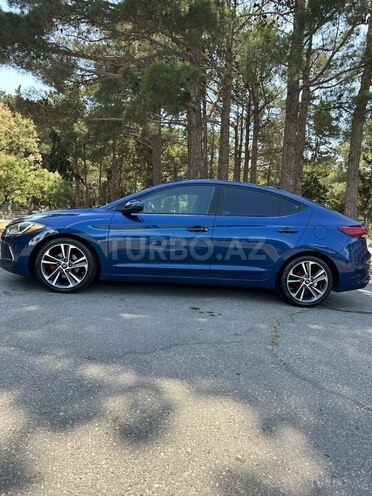 Hyundai Elantra-4