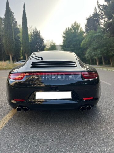 Porsche 911 Carrera 4S-2