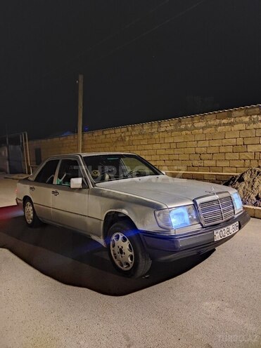 Mercedes 250 D-2