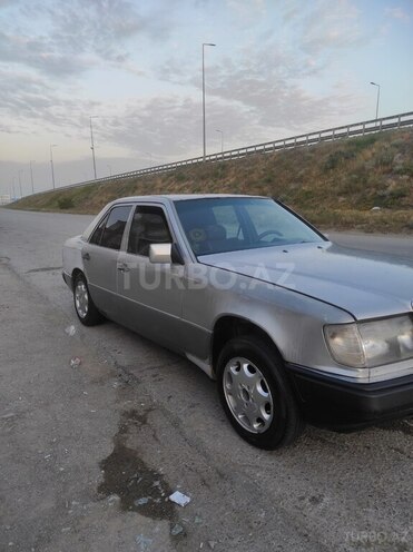 Mercedes 250 D-7