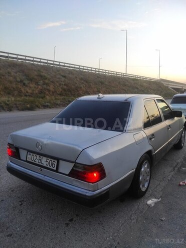 Mercedes 250 D-8