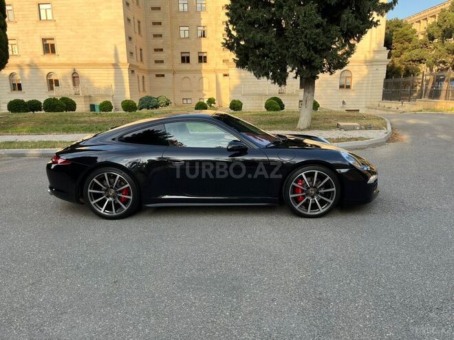 Porsche 911 Carrera 4S-5