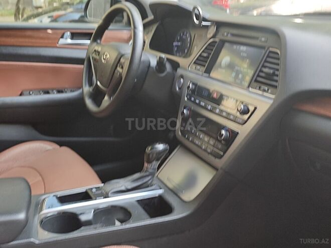 Hyundai Sonata-9