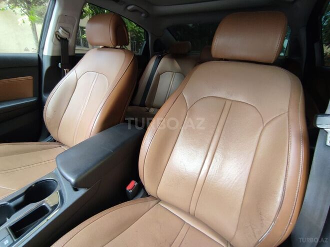 Hyundai Sonata-11
