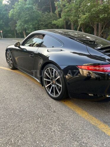 Porsche 911 Carrera 4S-7