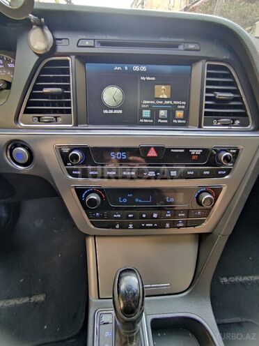 Hyundai Sonata-13