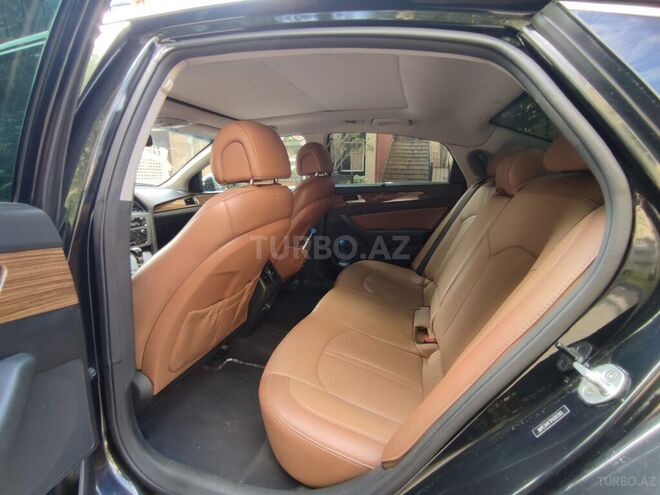 Hyundai Sonata-14
