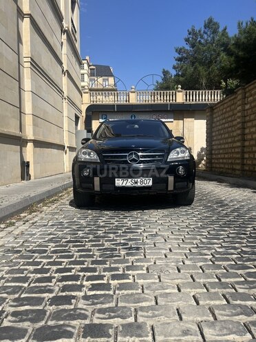 Mercedes ML 63 AMG-1