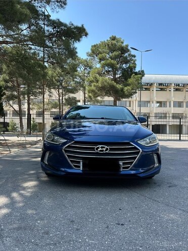 Hyundai Elantra-1