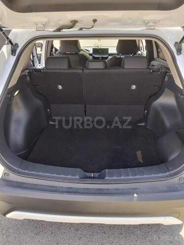 Toyota Corolla Cross-12
