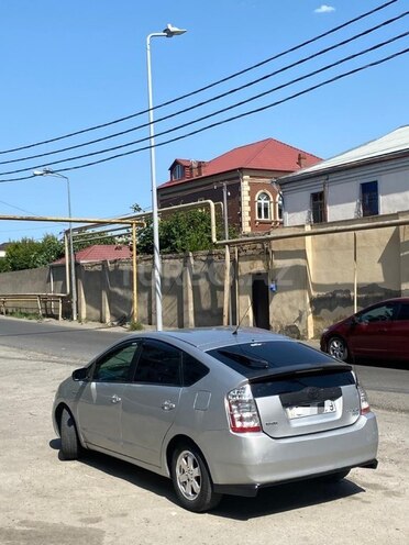 Toyota Prius-2