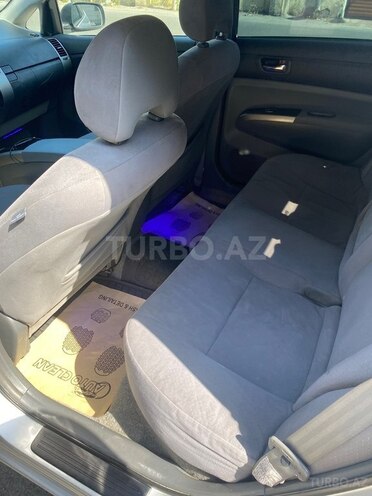 Toyota Prius-13