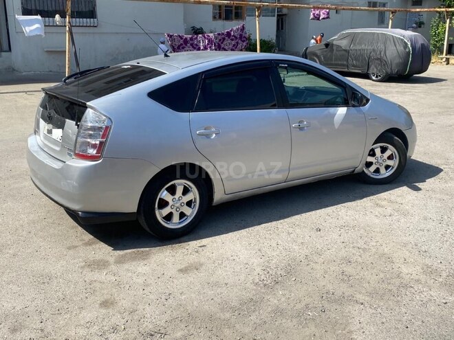 Toyota Prius-5