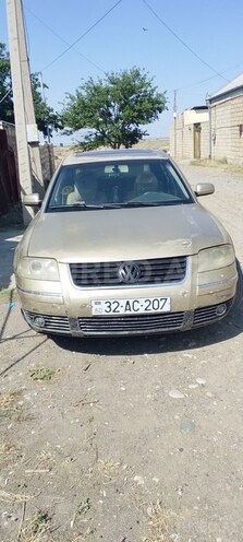 Volkswagen Passat-1