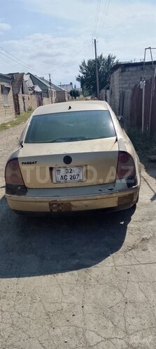 Volkswagen Passat-2