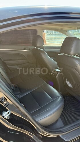 Hyundai Elantra-15