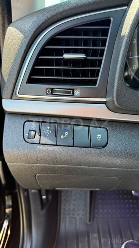 Hyundai Elantra-9