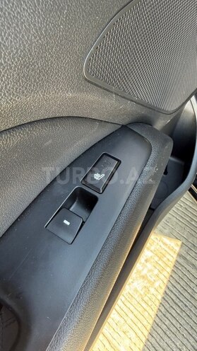 Hyundai Elantra-12