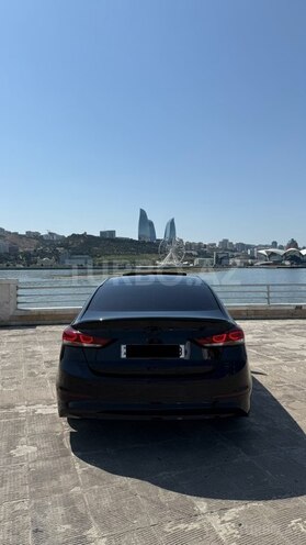 Hyundai Elantra-5