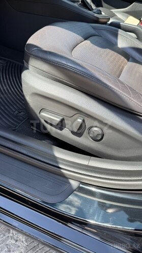 Hyundai Elantra-13