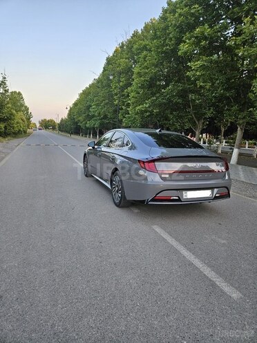 Hyundai Sonata-6
