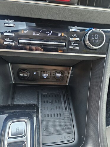 Hyundai Sonata-11